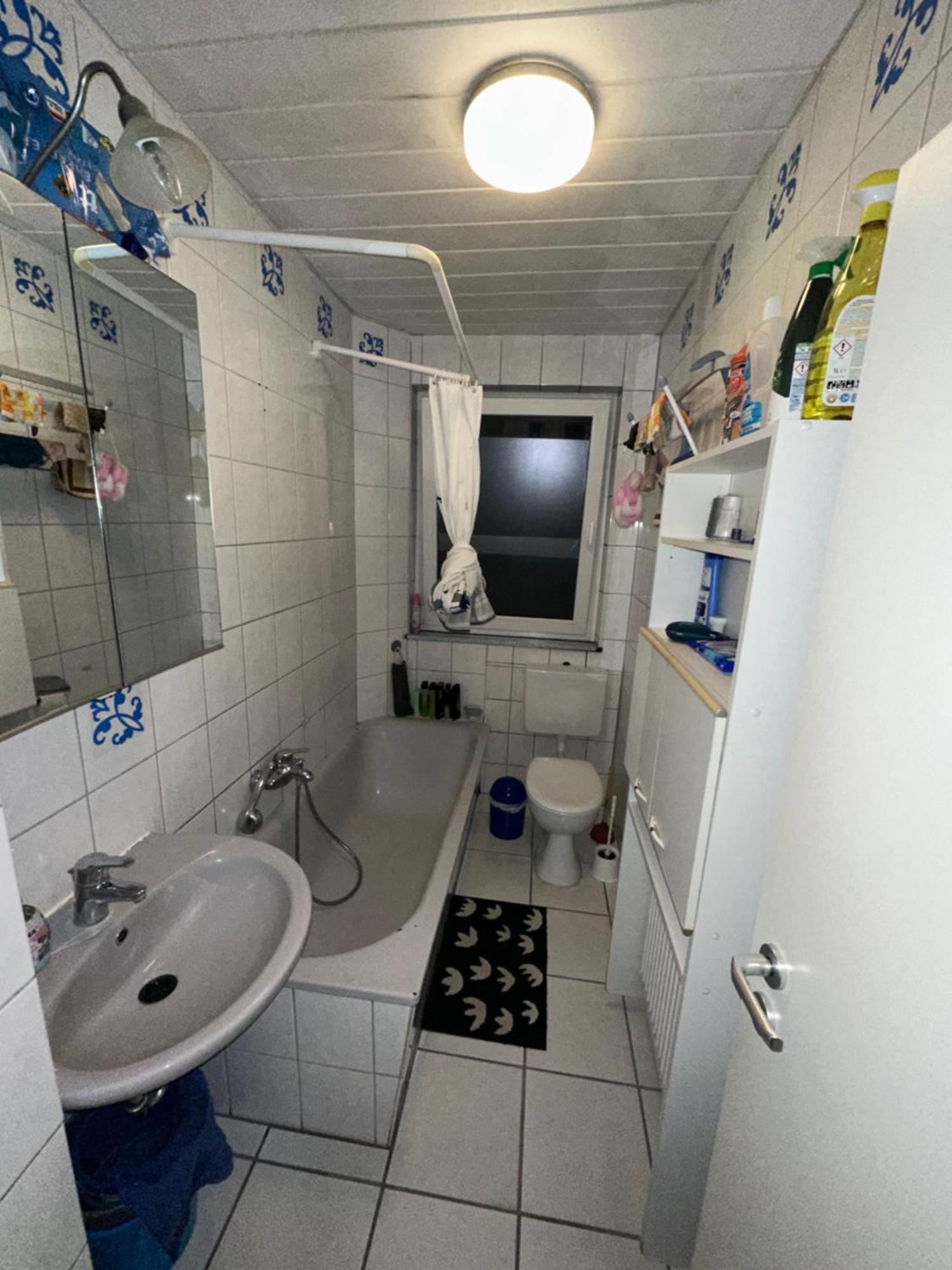 Schoenes Zimmer In Bahnhofsnaehe In Einer Wohnung Mit Grosser Terrasse Giessen Exterior photo