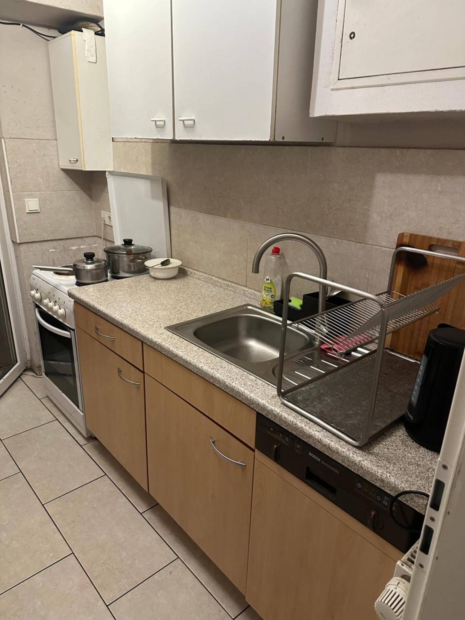 Schoenes Zimmer In Bahnhofsnaehe In Einer Wohnung Mit Grosser Terrasse Giessen Exterior photo