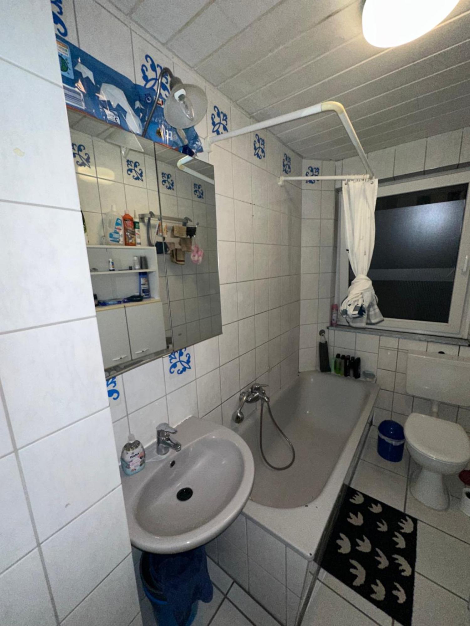 Schoenes Zimmer In Bahnhofsnaehe In Einer Wohnung Mit Grosser Terrasse Giessen Exterior photo